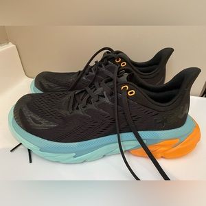 Hoka One One M Clifton Edge 8.5 NEW with box